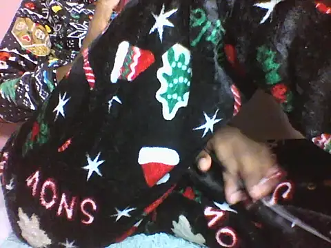 Snapshot of Moongodessy chatting on December 18, 9:07 pm Moongodessy online show from December 18, 9:07 pm