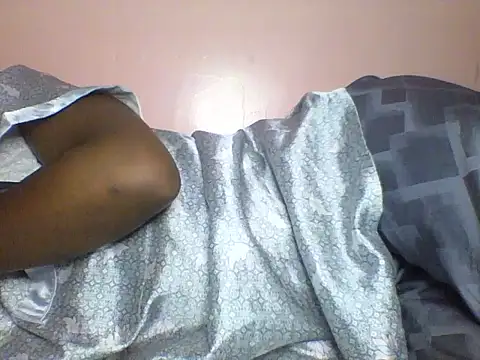 Snapshot of Moongodessy chatting on December 16, 10:47 pm Moongodessy online show from December 16, 10:47 pm