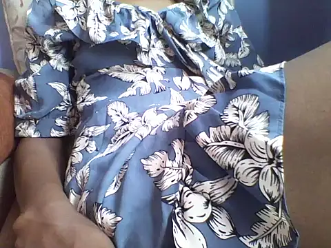 Snapshot of Moongodessy chatting on January 18, 1:14 pm Moongodessy online show from January 18, 1:14 pm