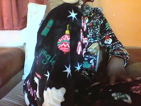 Snapshot of Moongodessy chatting on February 27, 12:27 pm Moongodessy online show from February 27, 12:27 pm