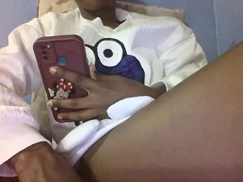 Snapshot of Moongodessy chatting on December 22, 8:42 pm Moongodessy online show from December 22, 8:42 pm