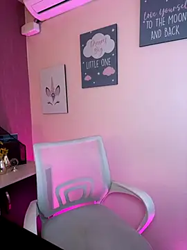 Alahia Monroe online show from September 23, 1:07 pm