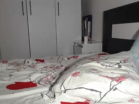 Snapshot of petite_danielle chatting on July 2, 10:05 pm petite danielle online show from July 2, 10:05 pm