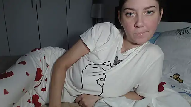 petite danielle online show from November 8, 1:14 pm