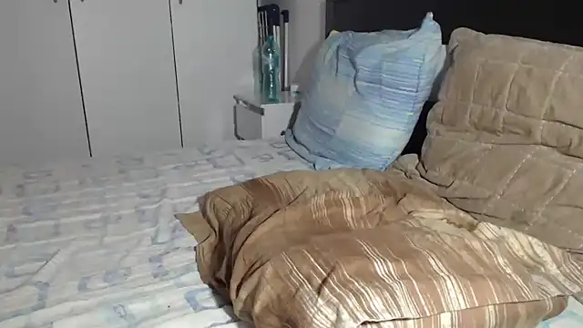 petite danielle online show from January 13, 5:17 pm