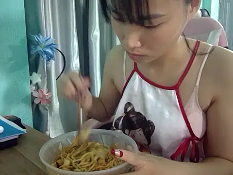 Snapshot of Ly-ny chatting on November 9, 7:45 am Ly-ny online show from November 9, 7:45 am