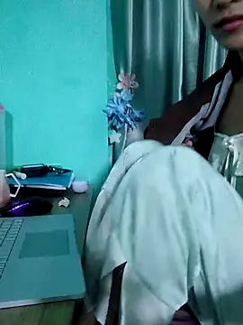 Snapshot of Ly-ny chatting on November 4, 7:01 am Ly-ny online show from November 4, 7:01 am