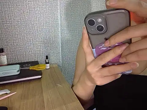 Snapshot of Ly-ny chatting on June 30, 6:13 am Ly-ny online show from June 30, 6:13 am