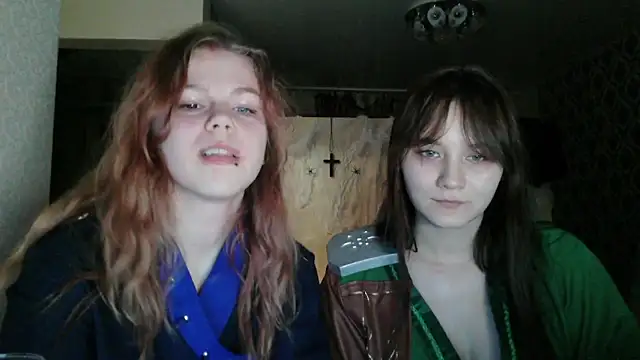 Poppy sun online show from October 31, 7:43 pm