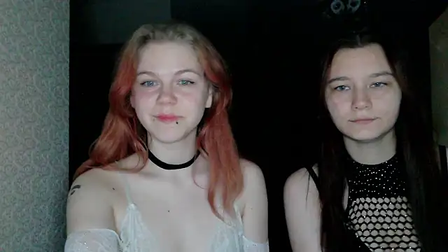 Snapshot of Poppy_sun chatting on October 9, 10:10 pm Poppy sun online show from October 9, 10:10 pm
