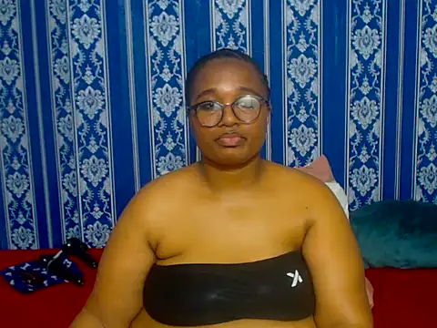 JUICEYLIPS333 online show from November 11, 7:41 pm