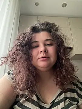 Snapshot of AliceCurlyX chatting on February 26, 9:42 am AliceCurlyX online show from February 26, 9:42 am