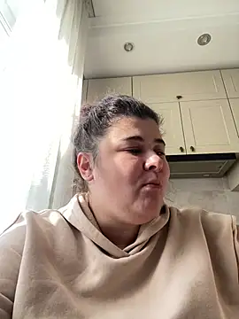 Snapshot of AliceCurlyX chatting on February 9, 11:08 am AliceCurlyX online show from February 9, 11:08 am