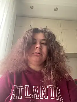 Snapshot of AliceCurlyX chatting on February 2, 7:51 am AliceCurlyX online show from February 2, 7:51 am