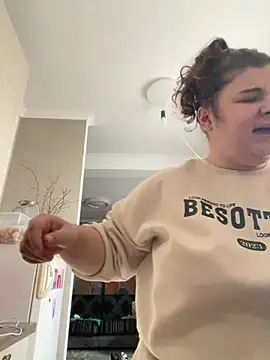 Snapshot of AliceCurlyX chatting on February 15, 10:25 am AliceCurlyX online show from February 15, 10:25 am