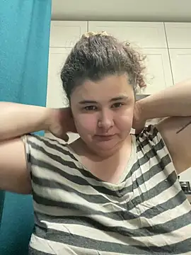 Snapshot of AliceCurlyX chatting on February 25, 2:28 pm AliceCurlyX online show from February 25, 2:28 pm