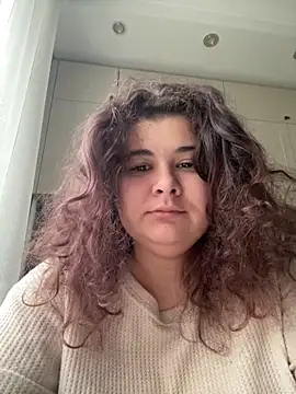 AliceCurlyX online show from January 8, 9:04 am