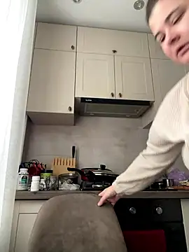 AliceCurlyX online show from January 15, 8:40 am