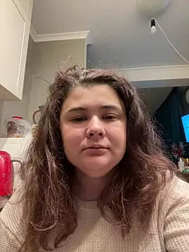 AliceCurlyX online show from December 20, 1:14 pm