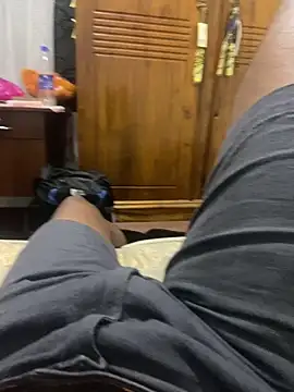 Snapshot of Senurak99 chatting on December 18, 2:43 pm Senurak99 online show from December 18, 2:43 pm