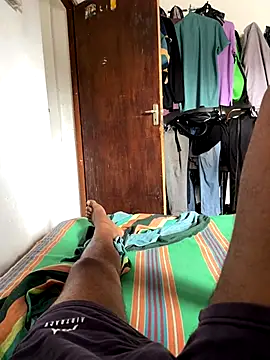 Snapshot of Senurak99 chatting on September 14, 9:42 am Senurak99 online show from September 14, 9:42 am