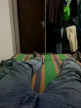 Snapshot of Senurak99 chatting on September 9, 1:42 pm Senurak99 online show from September 9, 1:42 pm