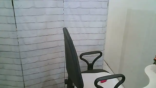 Helen xi  online show from January 12, 5:20 pm