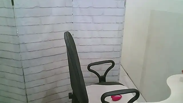 Helen xi  online show from December 22, 5:13 pm