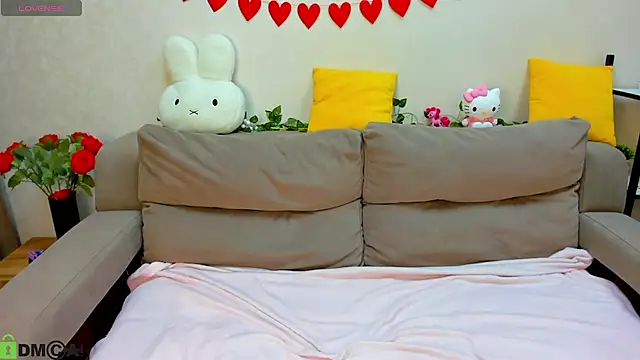 Sylvia Ortiz online show from February 19, 1:02 am