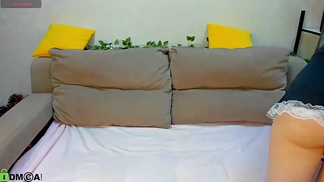 Sylvia Ortiz online show from February 13, 4:45 am