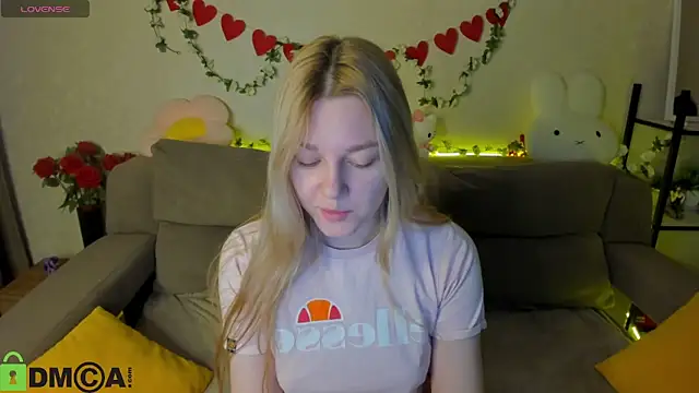 Sylvia Ortiz online show from March 11, 1:10 am