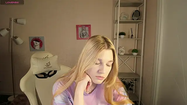 Snapshot of Sylvia_Ortiz chatting on September 22, 7:58 am Sylvia Ortiz online show from September 22, 7:58 am