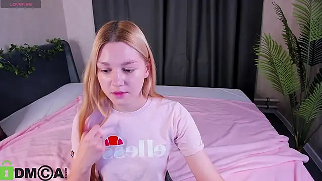 Sylvia Ortiz online show from November 2, 1:10 am