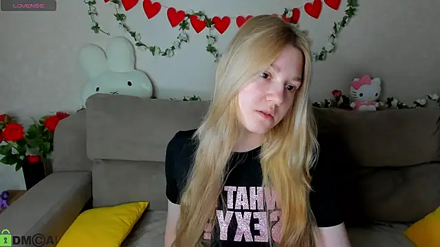 Sylvia Ortiz online show from March 4, 1:02 am