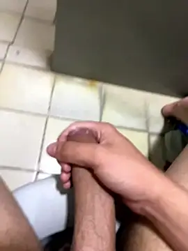 Snapshot of Novindapikgrossa chatting on October 23, 1:43 pm Novindapikgrossa online show from October 23, 1:43 pm