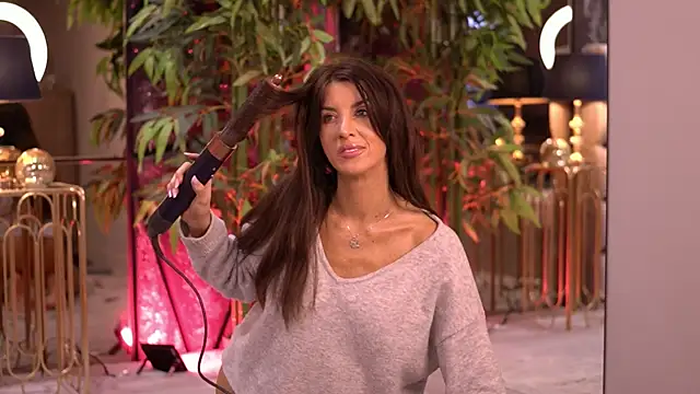 StephieRouse online show from March 28, 8:48 am