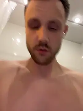 Snapshot of C8ETO4KA chatting on September 12, 10:20 pm C8ETO4KA online show from September 12, 10:20 pm