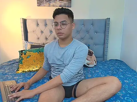 stewart mateo  online show from November 19, 2:11 am