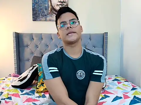 stewart mateo  online show from December 2, 2:01 am