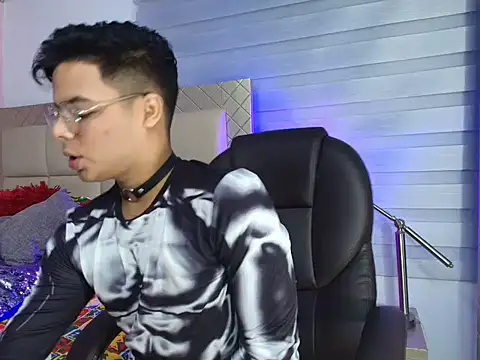 stewart mateo  online show from November 12, 2:04 am