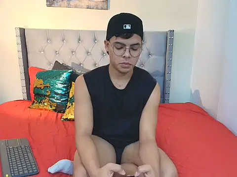 stewart mateo  online show from November 22, 2:10 am