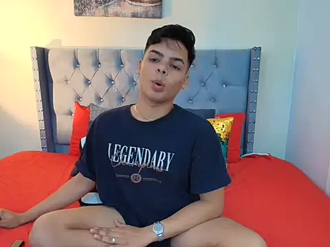 stewart mateo  online show from October 7, 2:01 am