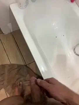 Snapshot of Darekjapa chatting on November 27, 12:33 am Darekjapa online show from November 27, 12:33 am