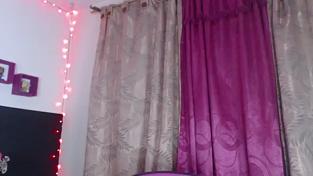 Snapshot of Lolitaa_ran chatting on October 3, 3:20 am Lolitaa ran online show from October 3, 3:20 am