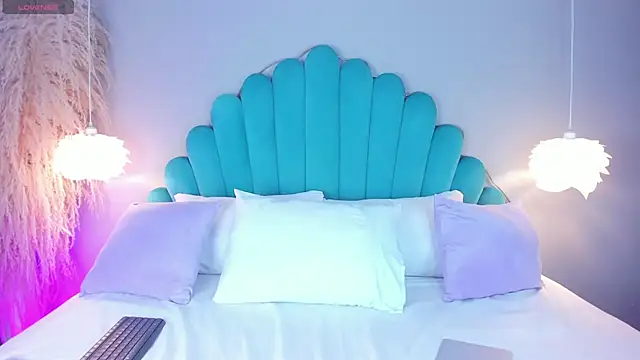 AlassiaHocthner online show from October 30, 12:03 pm