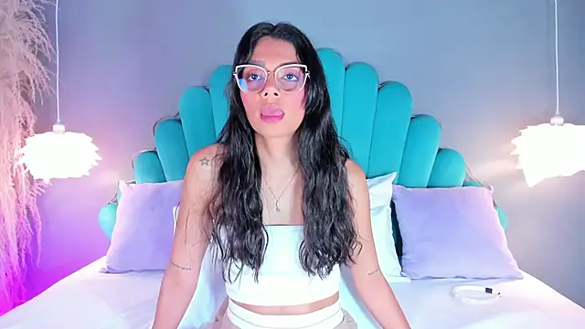 AlassiaHocthner online show from September 10, 11:42 am