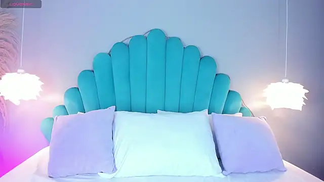 AlassiaHocthner online show from November 14, 11:47 am