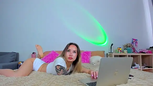 Snapshot of baobei03 chatting on September 23, 10:11 am baobei03 online show from September 23, 10:11 am