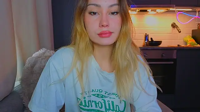 baobei03 online show from May 5, 6:16 am