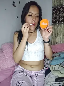 Snapshot of Queen_Ashly chatting on November 18, 12:15 am Queen Ashly online show from November 18, 12:15 am